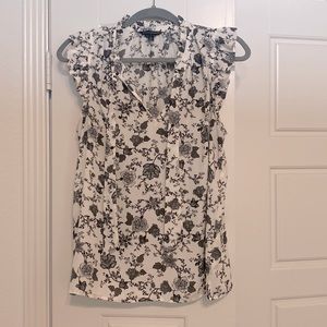 Banana republic cute blouse. Medium. Has a vintage feel